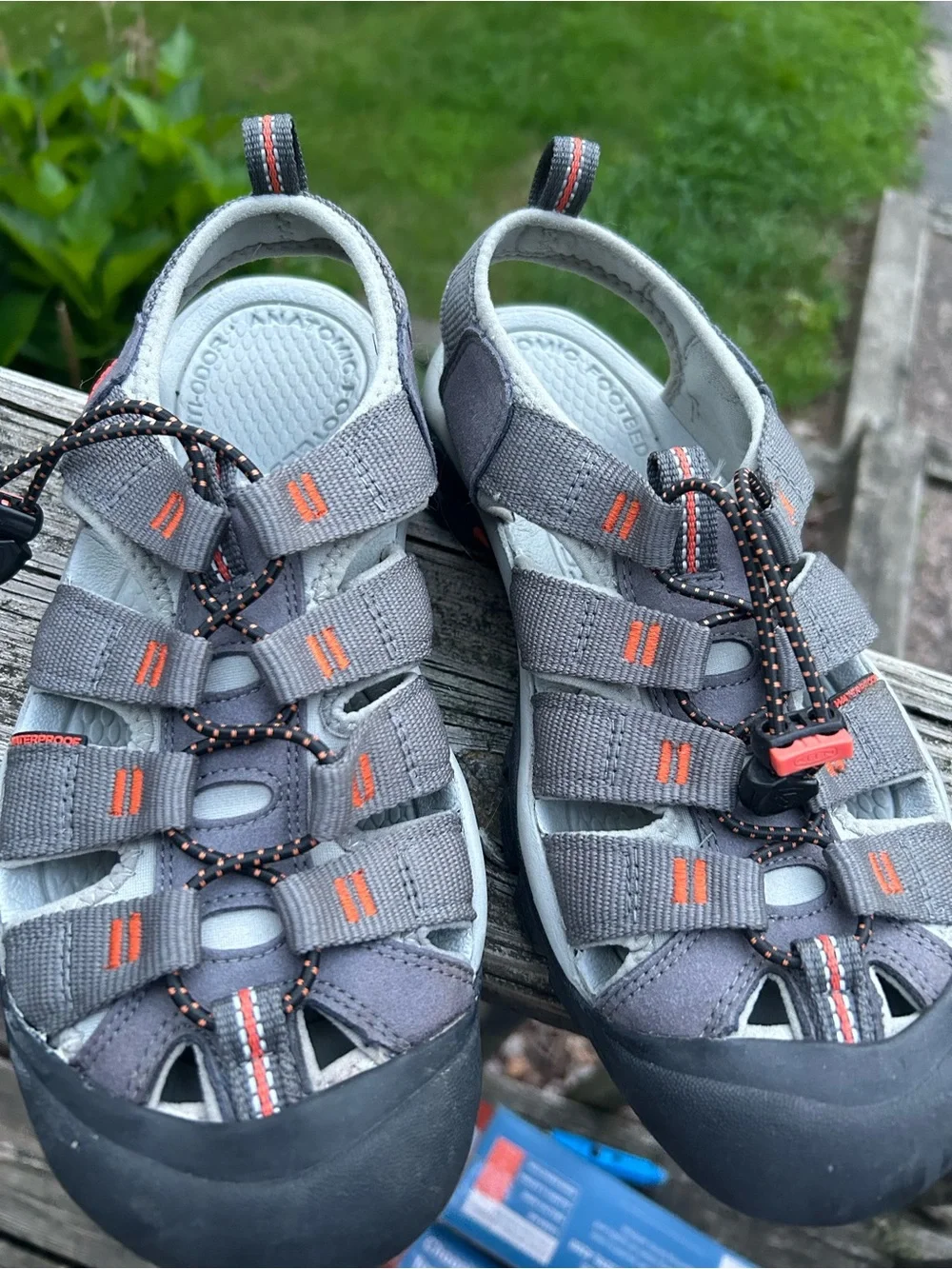 Size 7.5 KEEN MEN'S NEWPORT H2 SANDALS - MAGNET/ NASTURTIUM